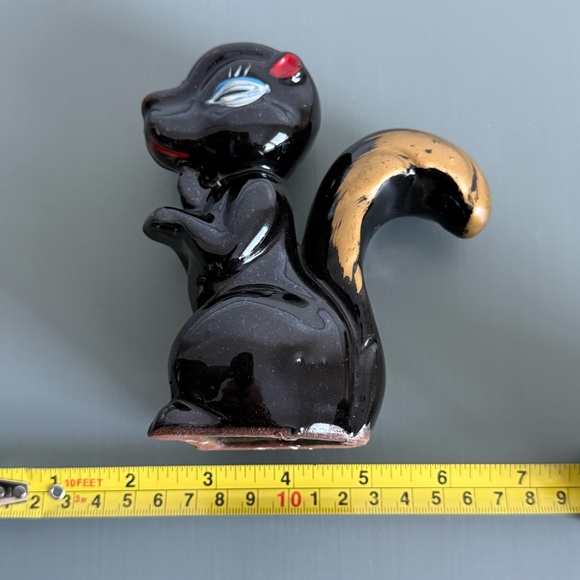 Vintage ceramic skunk (or swuirrel) with gold tail - Picture 2 of 7